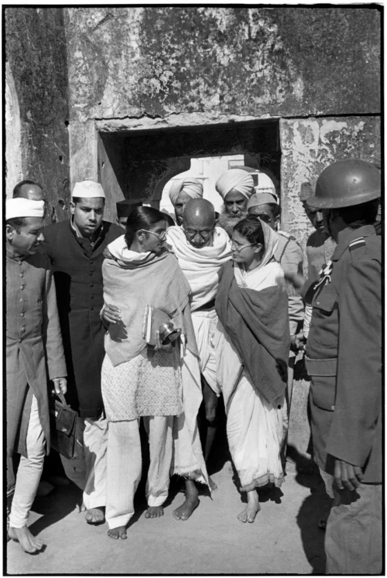 India death Mahatma Gandhi Henri Cartier bresson fotor 2024081219945