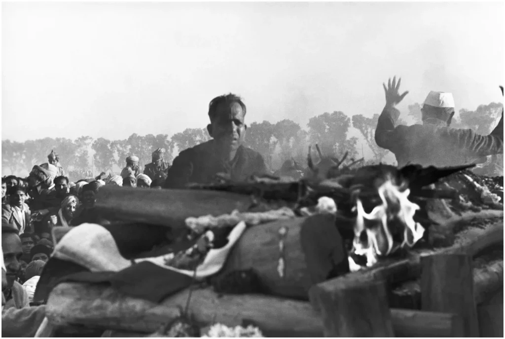 gandhis funeral pyre delhi 1948 henri cartier bresson fotor 2024081219915 1