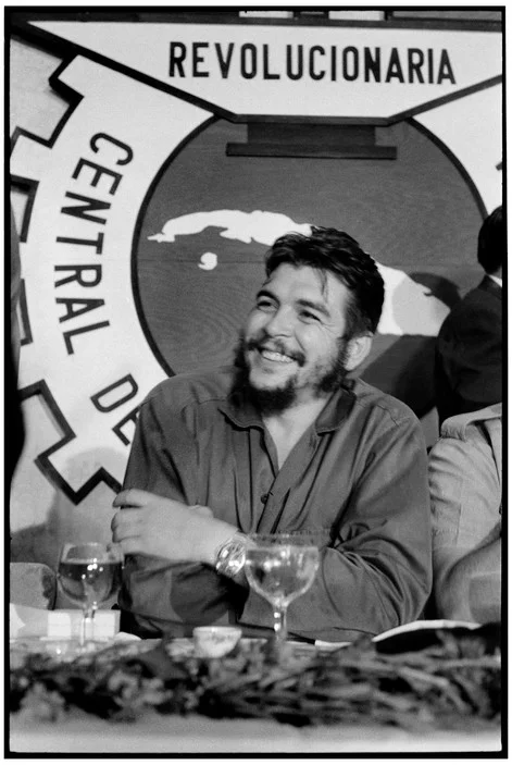 henri cartier bresson che guevara en comida del sindicato de comercio fotor 20240812192349